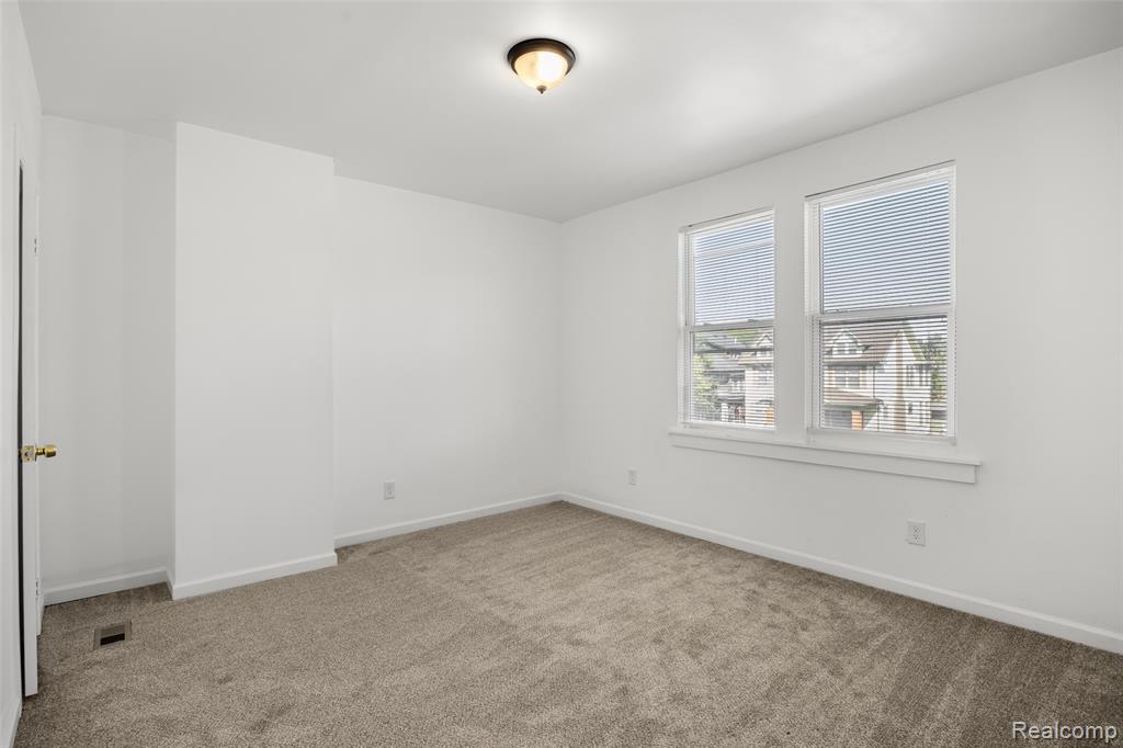 737 Webb Street Detroit, MI 48202 - Photo 20 of 40