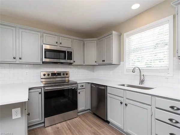 $2,300 | 8008 Daltonshire Drive, Oak Ridge, NC 27310