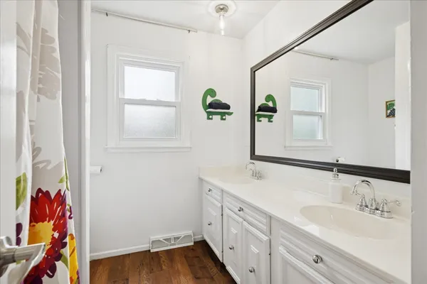 $560,000 | 481 Sussex Court, Buffalo Grove, IL 60089