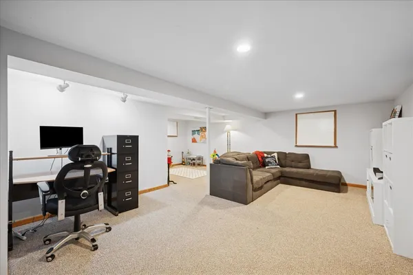 $560,000 | 481 Sussex Court, Buffalo Grove, IL 60089