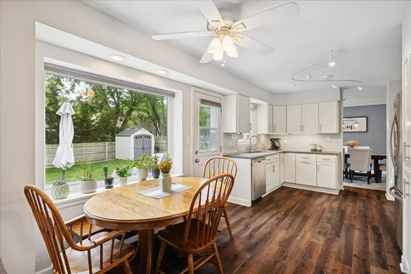 $560,000 | 481 Sussex Court, Buffalo Grove, IL 60089