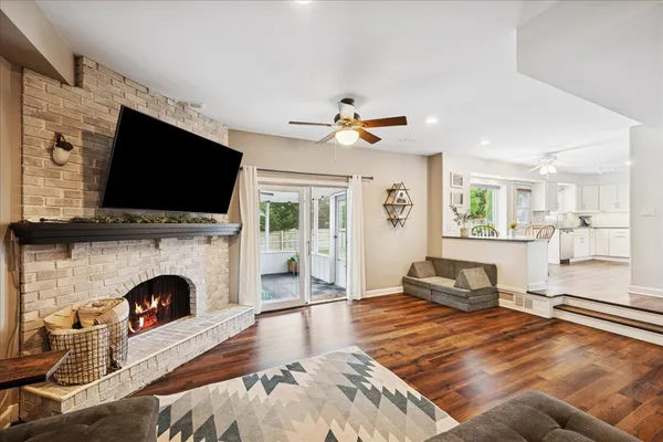 $560,000 | 481 Sussex Court, Buffalo Grove, IL 60089