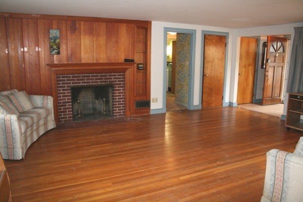 11 Longbow Road Lynnfield, MA 01940 - Photo 3 of 13 Gallery Image 3