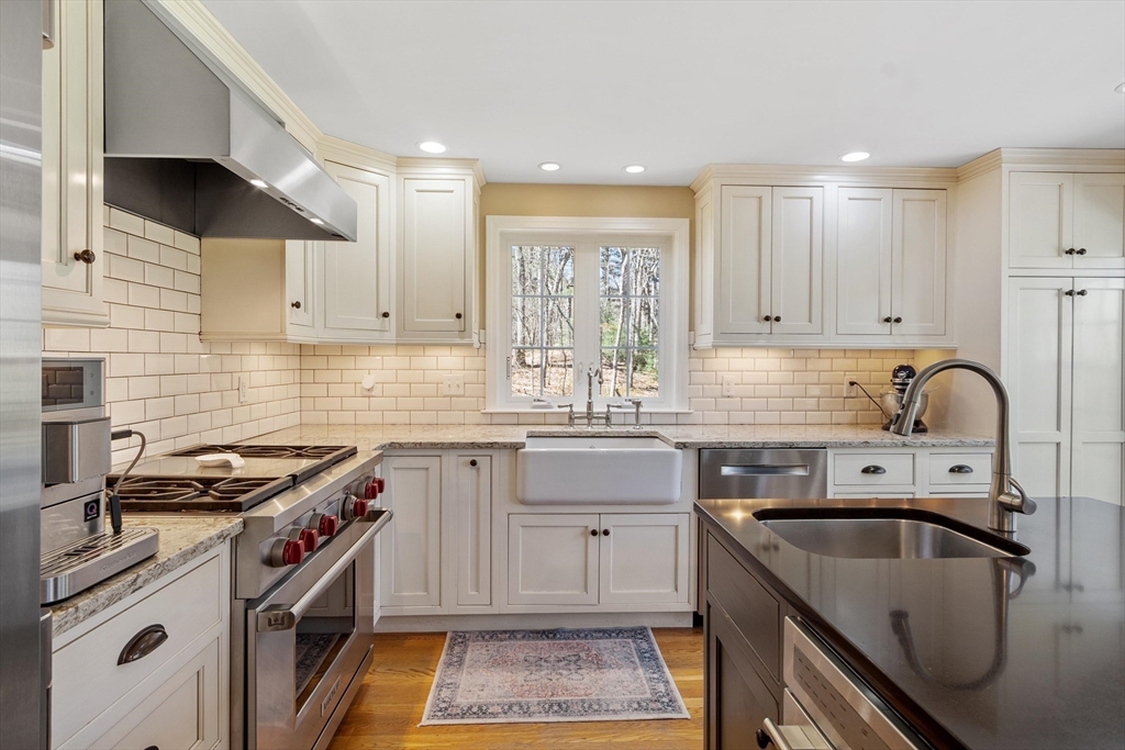 112 Stonecleave Road North Andover, MA 01845 - Photo 11 of 38 Gallery Image 11
