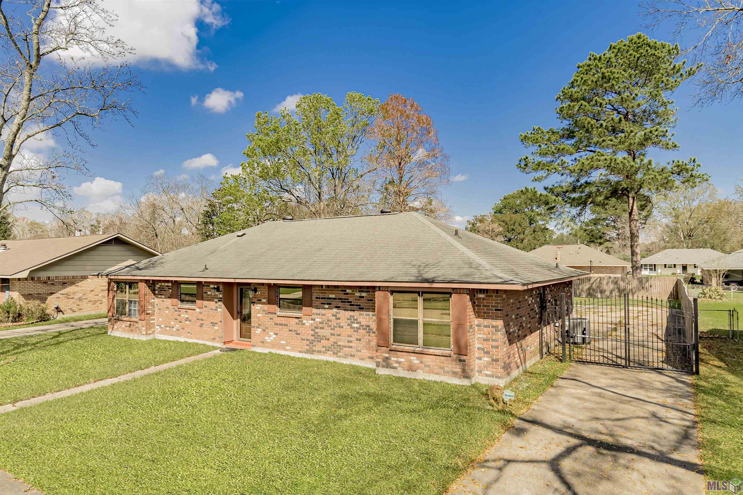 11017 Del Cano Avenue Baton Rouge, LA 70816 - Photo 2 of 25