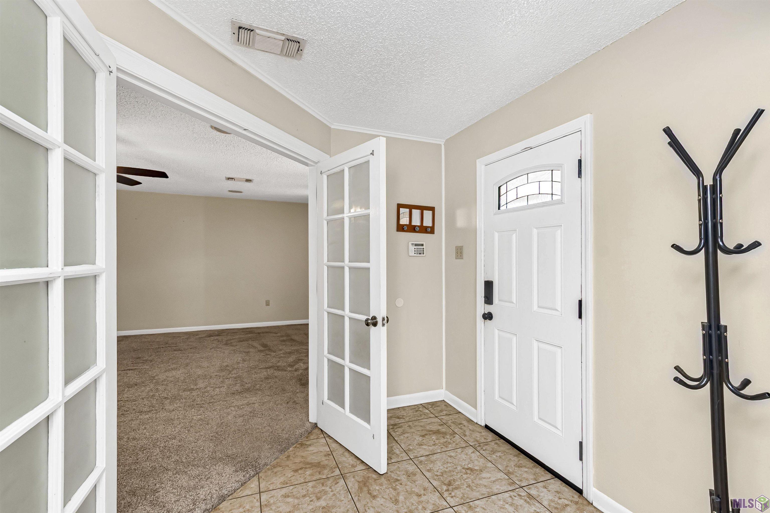 11017 Del Cano Avenue Baton Rouge, LA 70816 - Photo 3 of 25