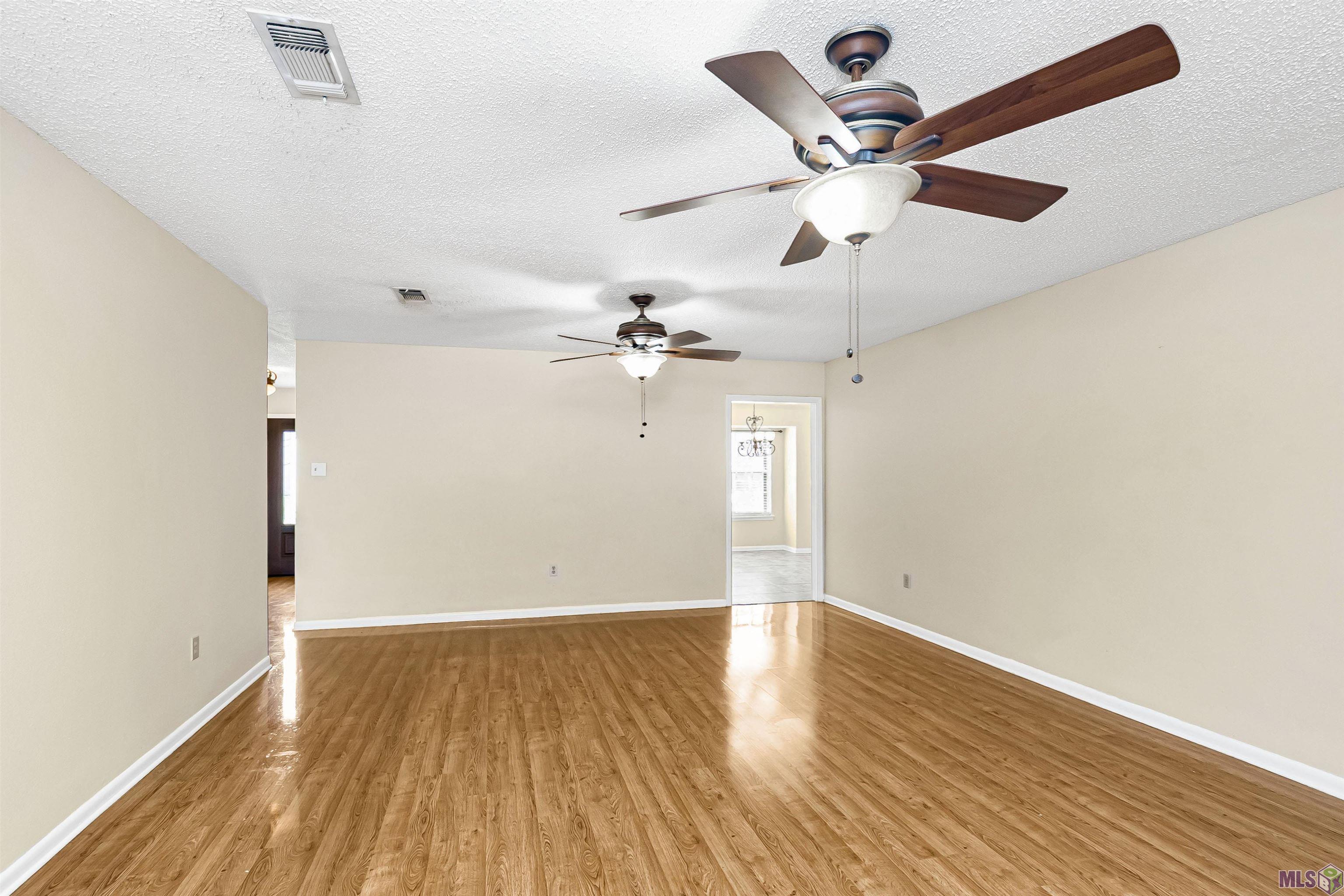 11017 Del Cano Avenue Baton Rouge, LA 70816 - Photo 8 of 25