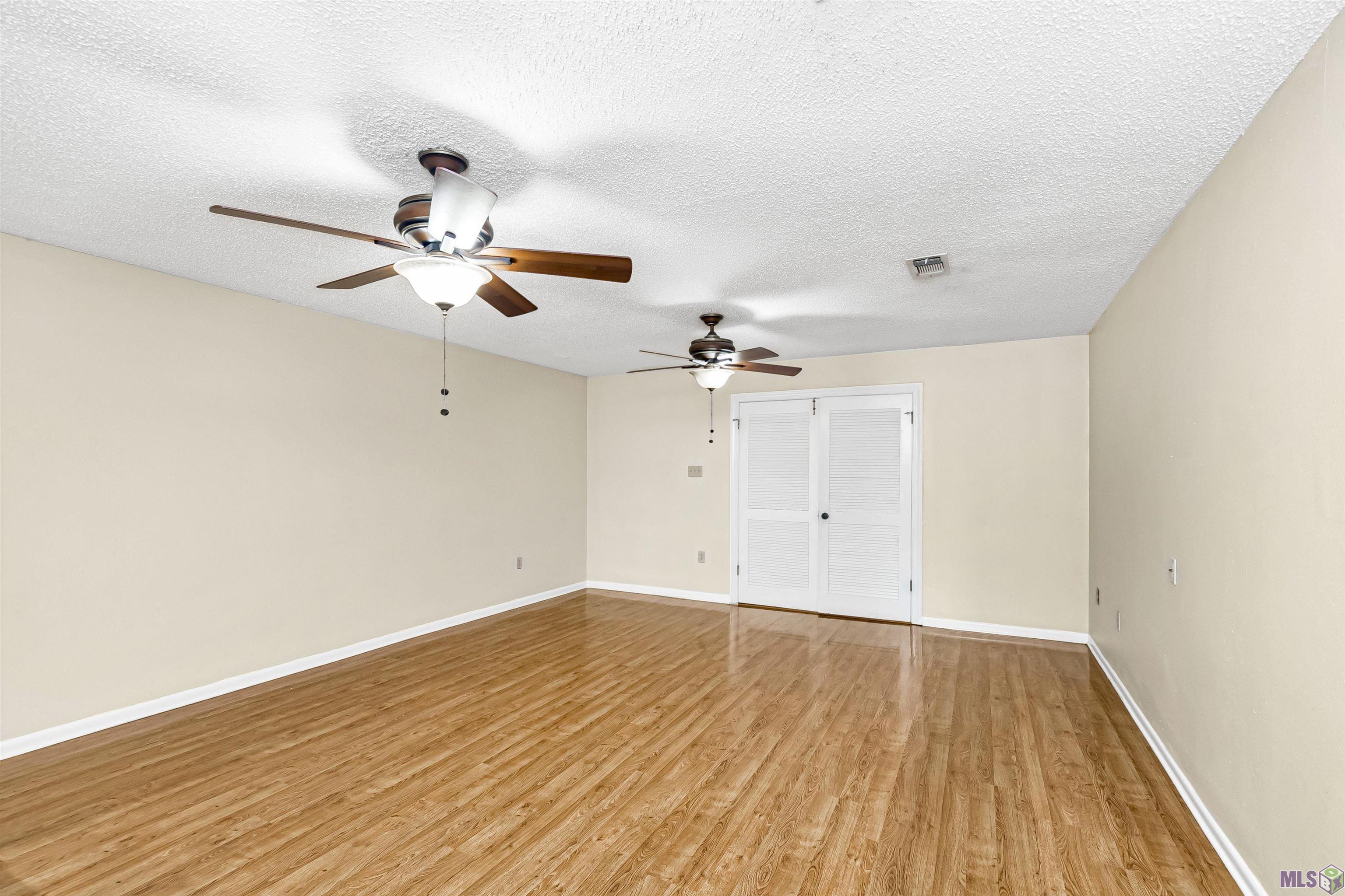 11017 Del Cano Avenue Baton Rouge, LA 70816 - Photo 9 of 25 Living Room (Angle 2)