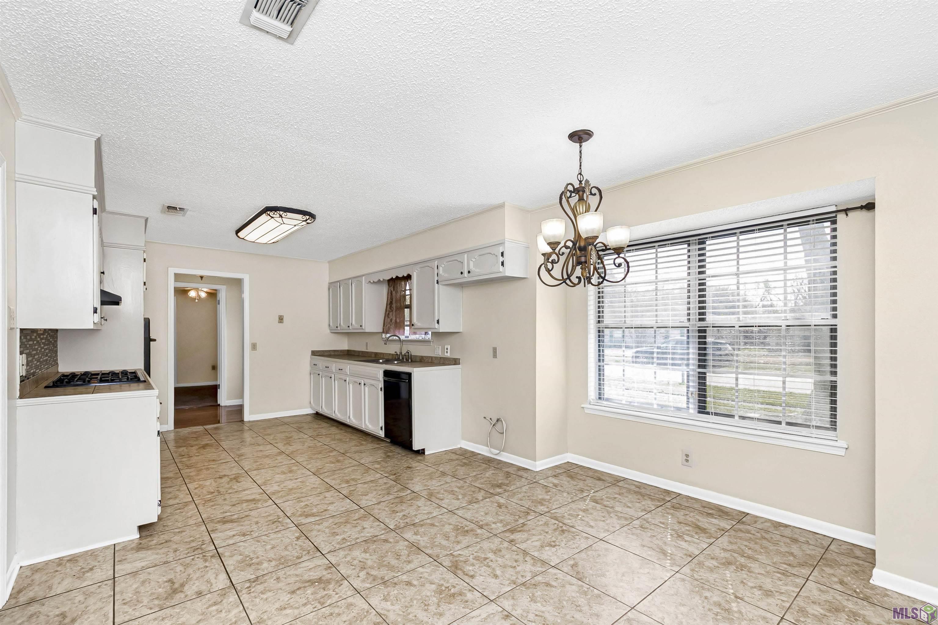 11017 Del Cano Avenue Baton Rouge, LA 70816 - Photo 10 of 25