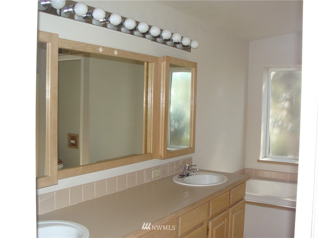 1866 Rd O Northeast Moses Lake, WA 98837 - Photo 14 of 23 Gallery Image 14