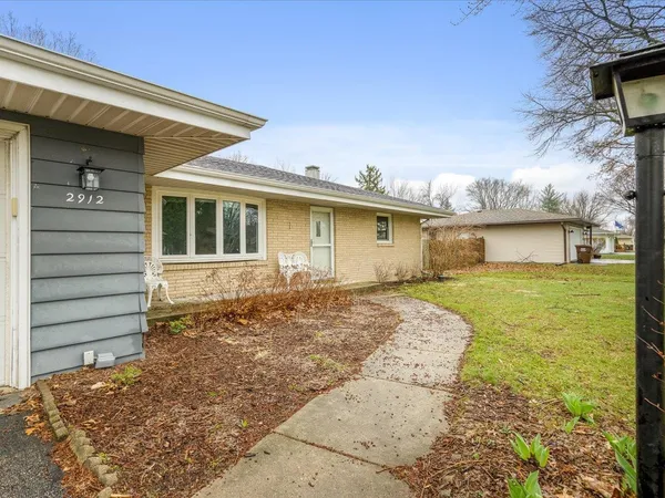$250,000 | 2912 Panorama Drive, Rockford, IL 61109
