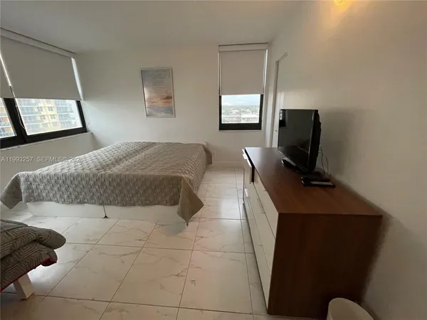 $4,000 | 2301 South Ocean Drive, Unit 607, Hollywood, FL 33019