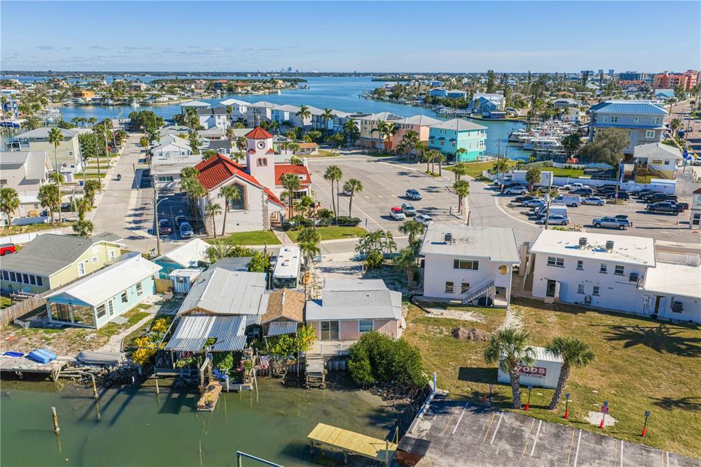 50 137th Ave Circle Madeira Beach, FL 33708 - Photo 8 of 19 a view of a city
