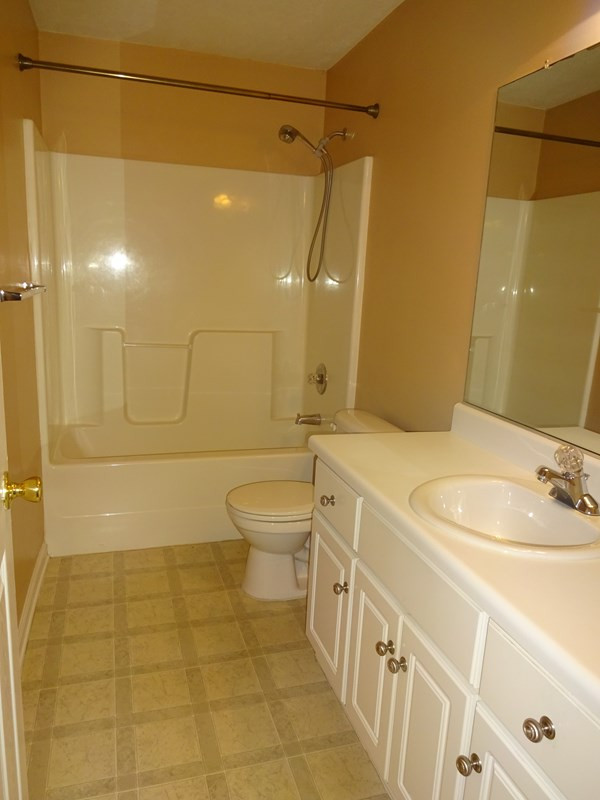 511 Butler Springs Court Grovetown, GA 30813 - Photo 17 of 29 Guest bathroom