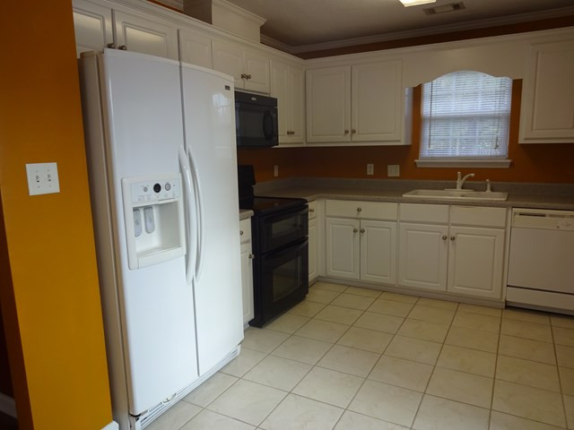 511 Butler Springs Court Grovetown, GA 30813 - Photo 8 of 29 Refrig. remains