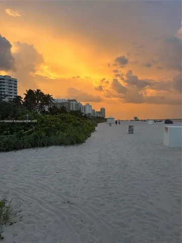 $5,500 | 5161 Collins Avenue, Unit 811, Miami Beach, FL 33140