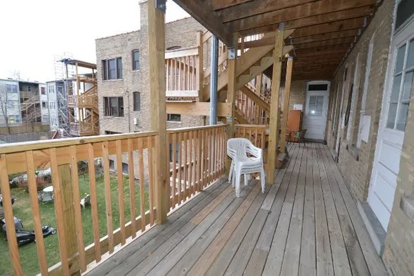 $1,900 | 1917 West Winnemac Avenue, Unit 2, Chicago, IL 60640
