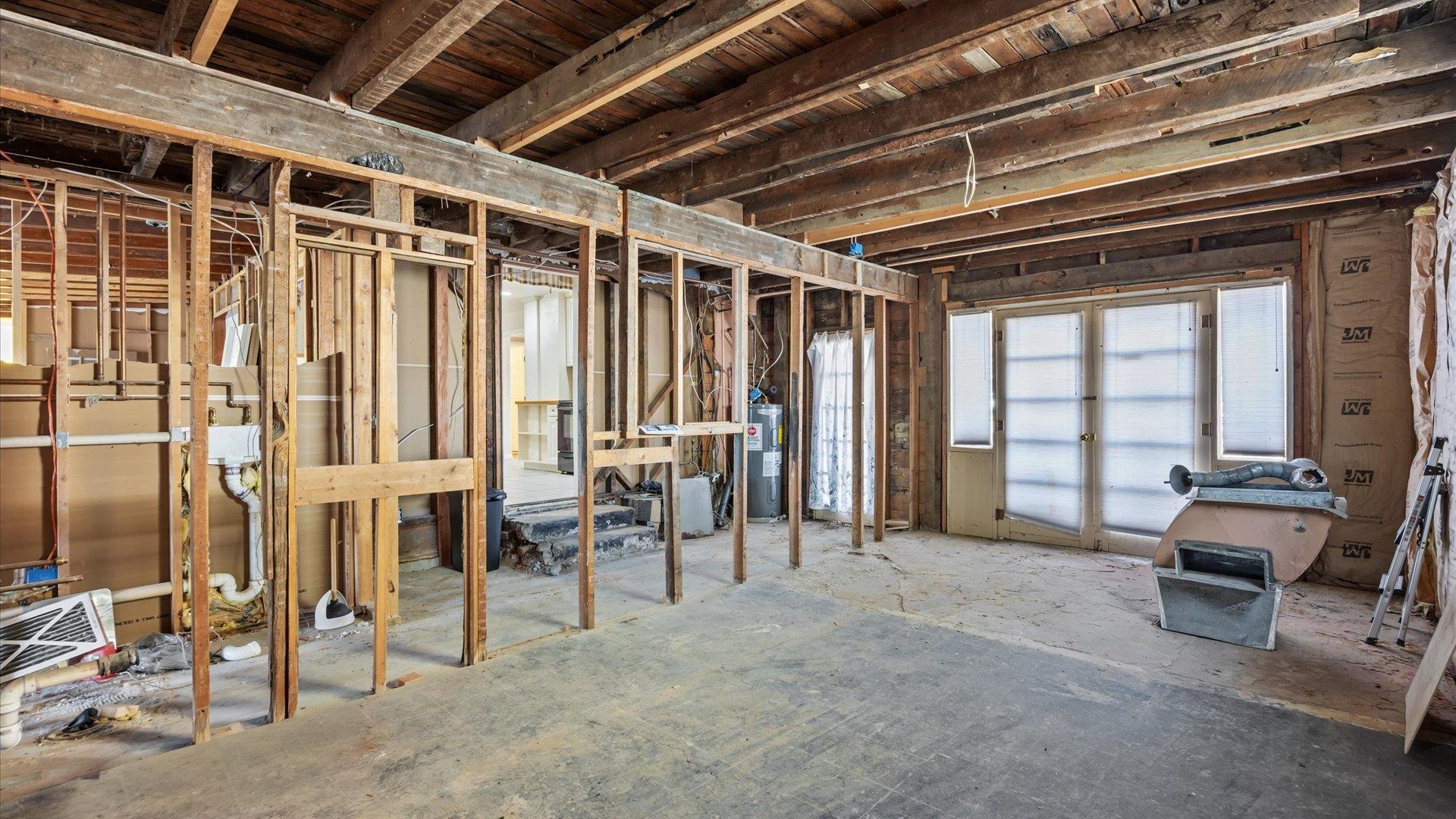1055 Glenwood Drive Grand Junction, CO 81503 - Photo 18 of 27 a view of an outdoor space with porch