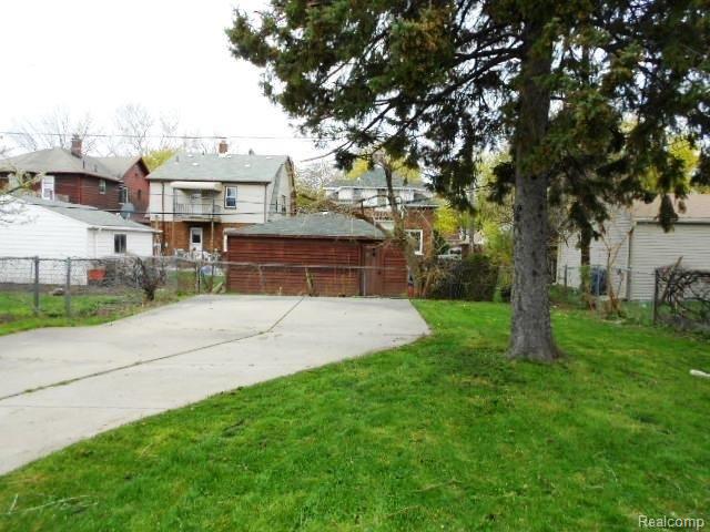 7829 Miller Road Dearborn, MI 48126 - Photo 16 of 16 261-892318-yard.jpg