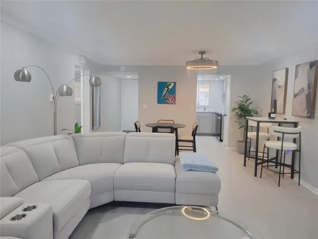 $185,000 | 4580 Overlook Drive Northeast, Unit 297, St. Petersburg, FL 33703