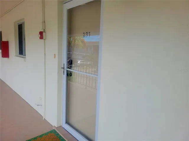 $185,000 | 4580 Overlook Drive Northeast, Unit 297, St. Petersburg, FL 33703