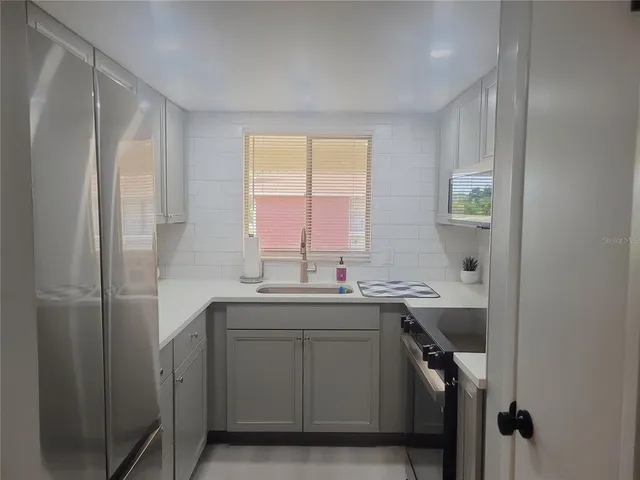 $185,000 | 4580 Overlook Drive Northeast, Unit 297, St. Petersburg, FL 33703