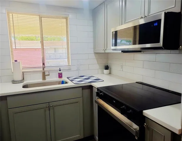 $185,000 | 4580 Overlook Drive Northeast, Unit 297, St. Petersburg, FL 33703