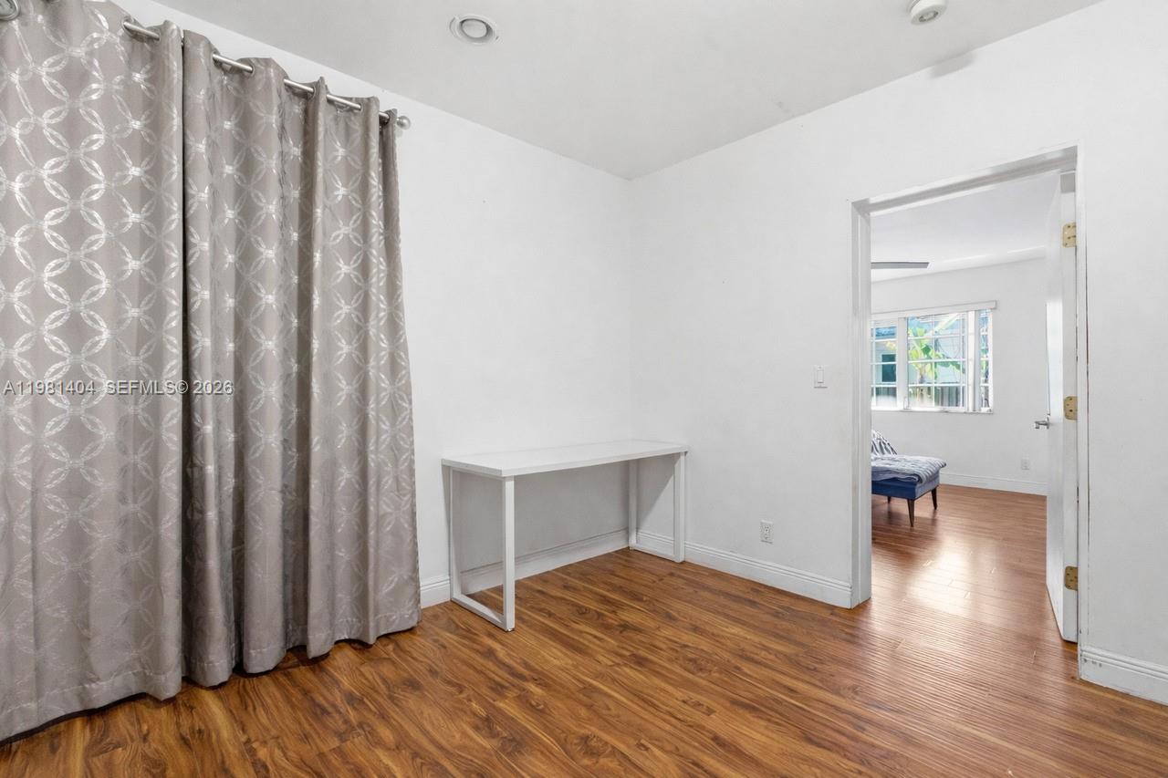 7870 Southwest 98th Street Miami, FL 33156 - Photo 12 of 27