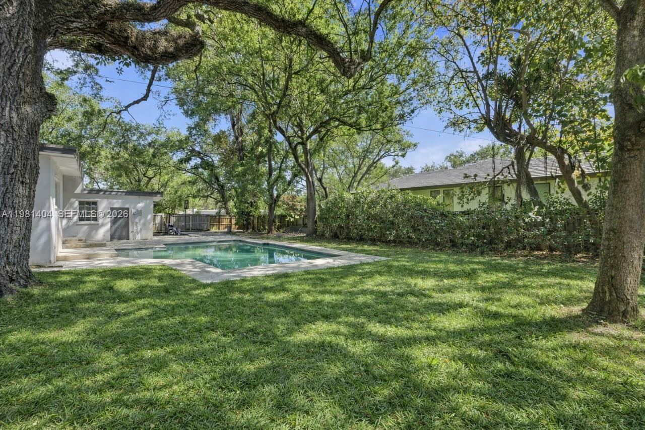 7870 Southwest 98th Street Miami, FL 33156 - Photo 17 of 27