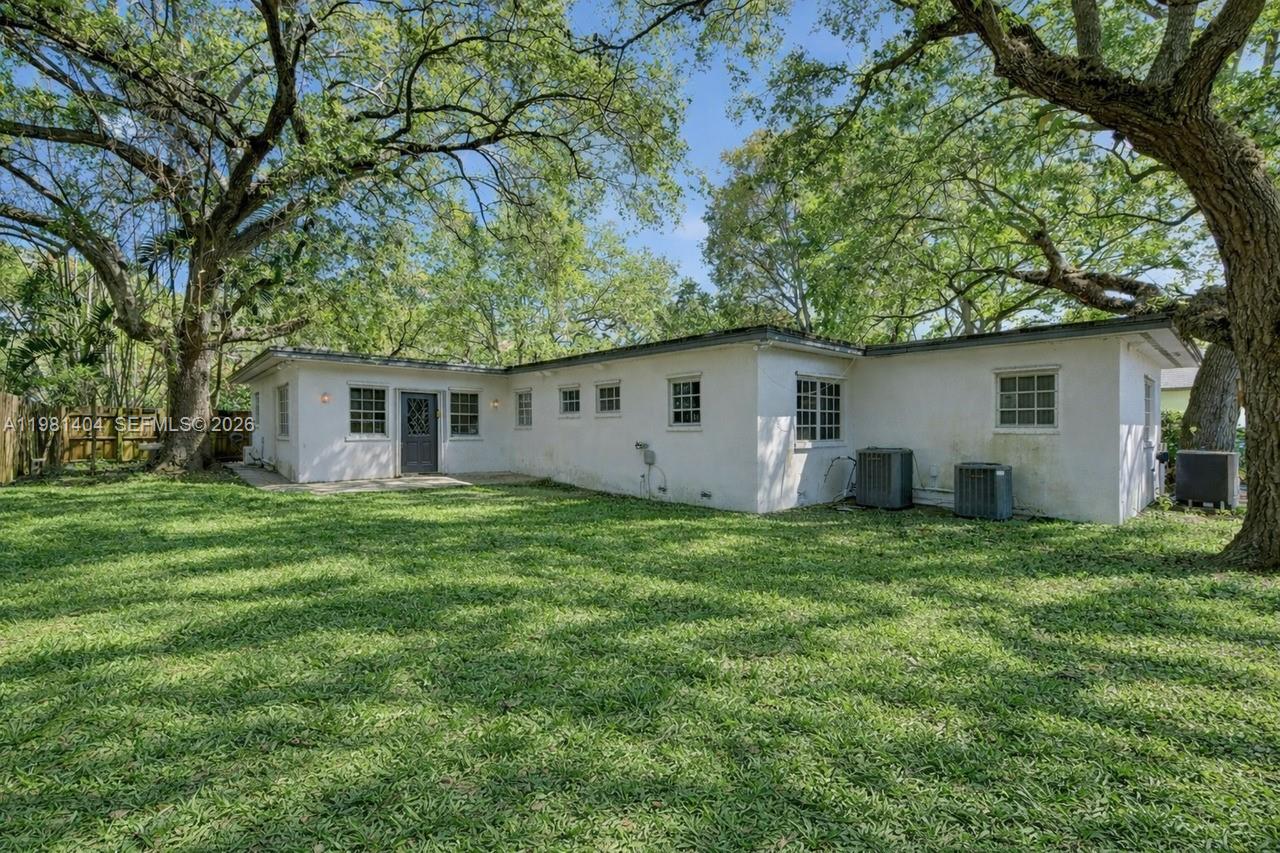 7870 Southwest 98th Street Miami, FL 33156 - Photo 19 of 27