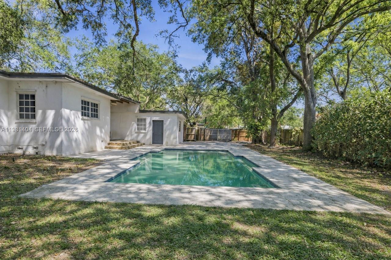 7870 Southwest 98th Street Miami, FL 33156 - Photo 2 of 27