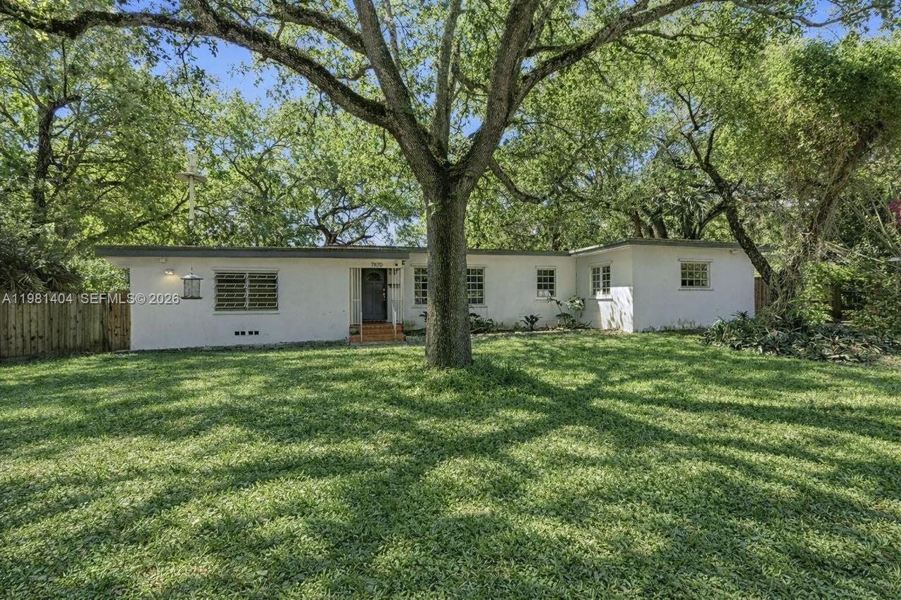 7870 Southwest 98th Street Miami, FL 33156 - Photo 3 of 27