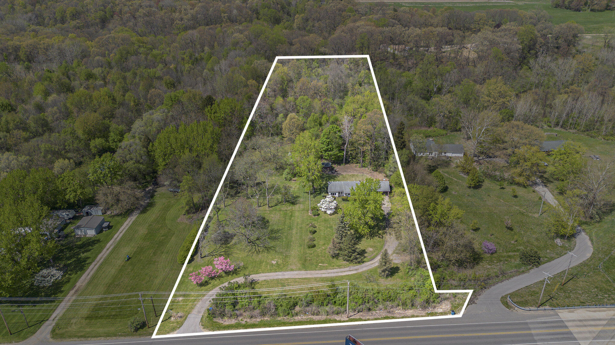 3091 Territorial Road Benton Harbor, MI 49022 - Photo 29 of 32 029_dji_0247_43