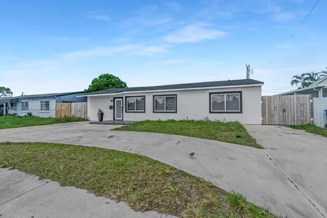 front view of house with a yard