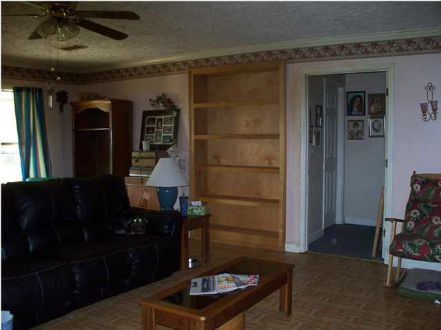 316 Woodrow Martin Road Brandon, MS 39042 - Photo 3 of 12 Another view of family room