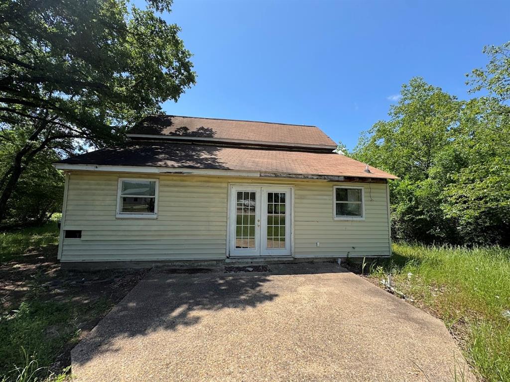 6133 Inca Drive Mabank, TX 75156 - Photo 2 of 10 a front view of a house with a garden