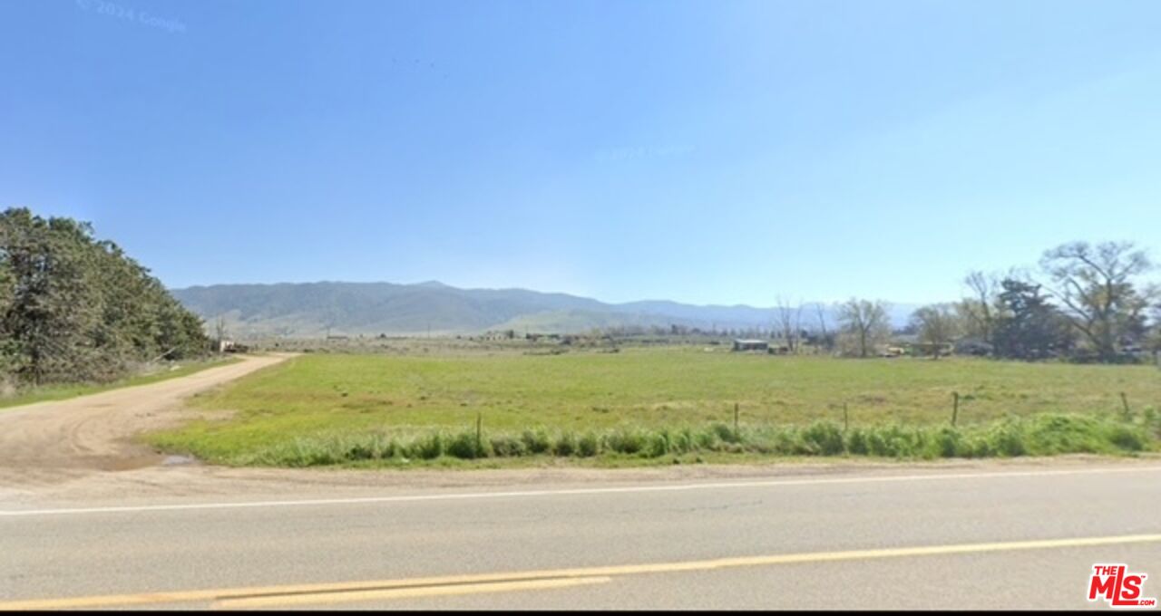 1300 West Valley Boulevard Tehachapi, CA 93561 - Photo 3 of 14 a view of a city and mountain