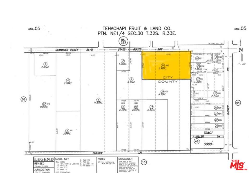 1300 West Valley Boulevard Tehachapi, CA 93561 - Photo 4 of 14 a picture of a book and a bed