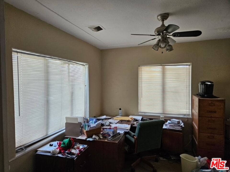 1300 West Valley Boulevard Tehachapi, CA 93561 - Photo 10 of 14 a room with furniture and window