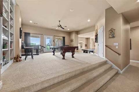 a view of entryway with workspace