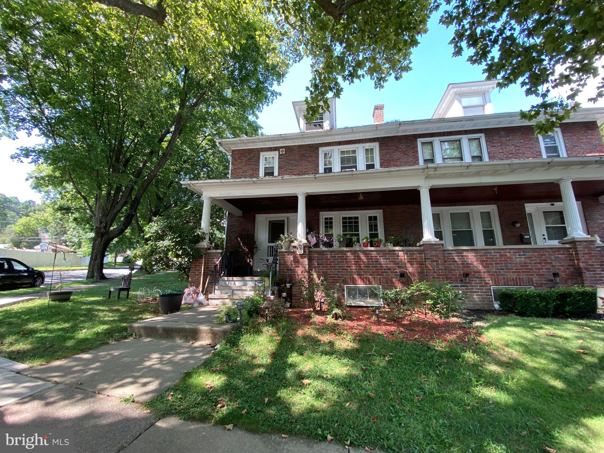 601 Meade Terrace Reading, PA 19607 - Photo 3 of 7 Gallery Image 3