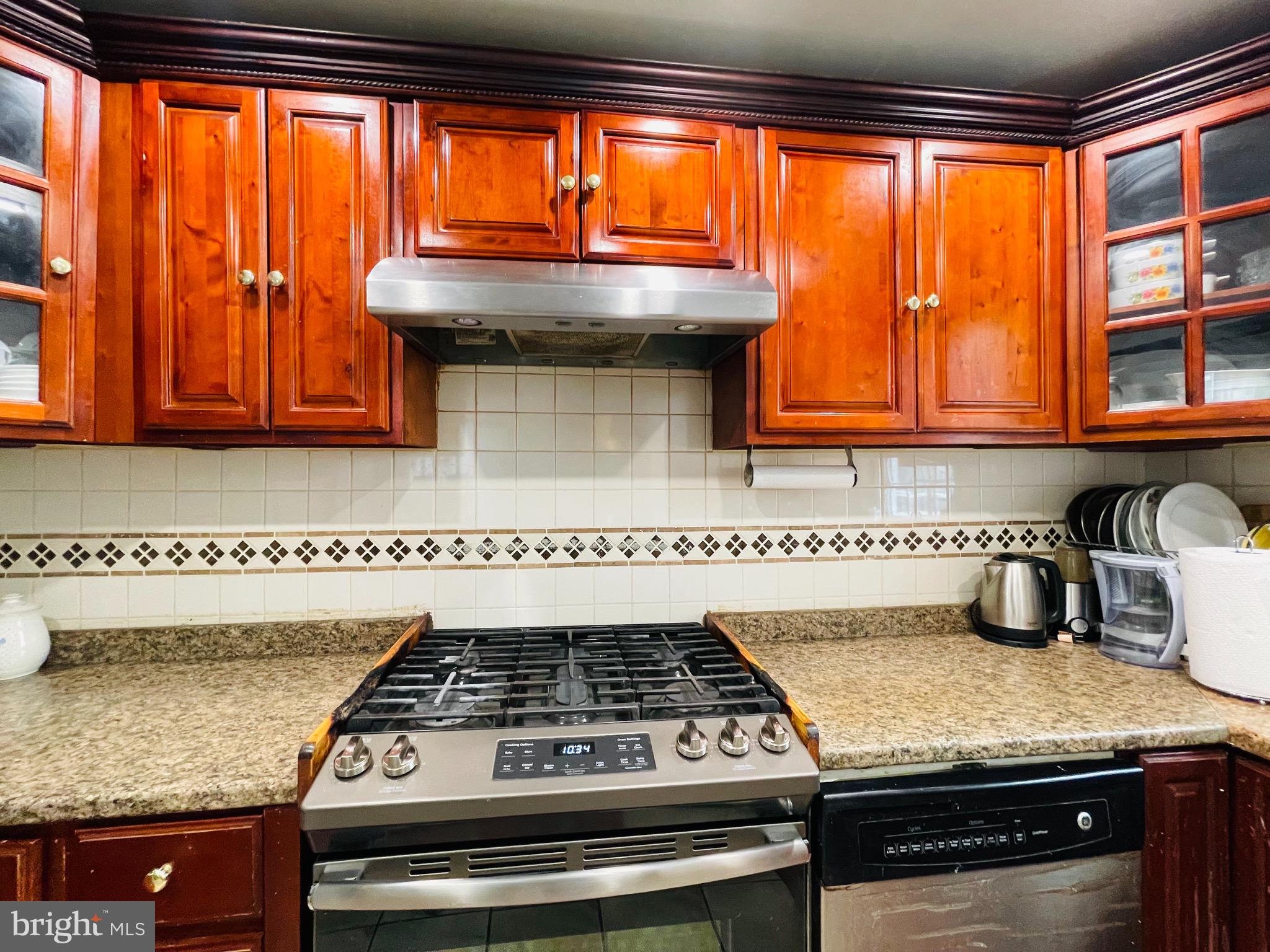 9 Englewood Road Upper Darby, PA 19082 - Photo 15 of 40