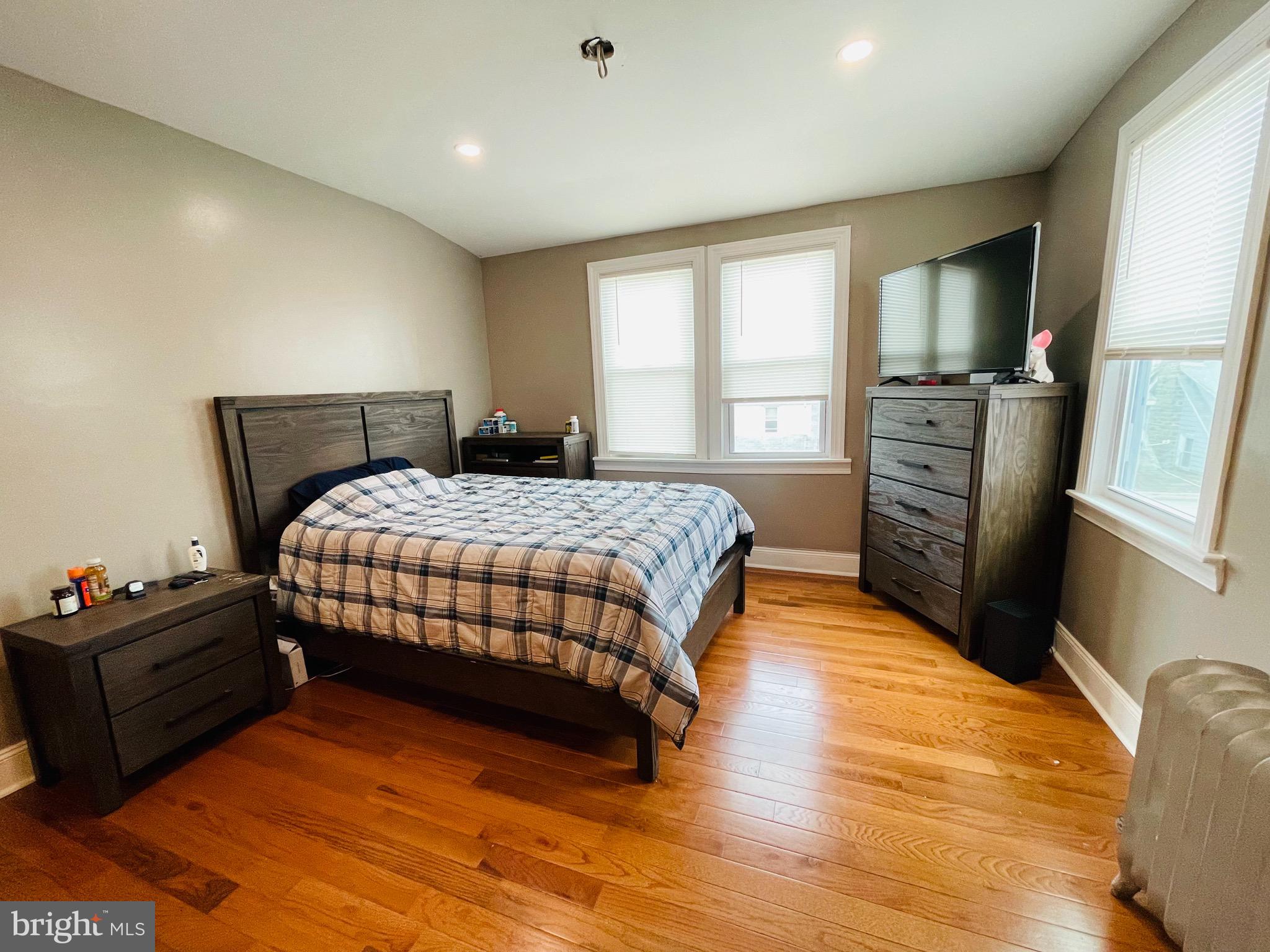 9 Englewood Road Upper Darby, PA 19082 - Photo 20 of 40 Room1
