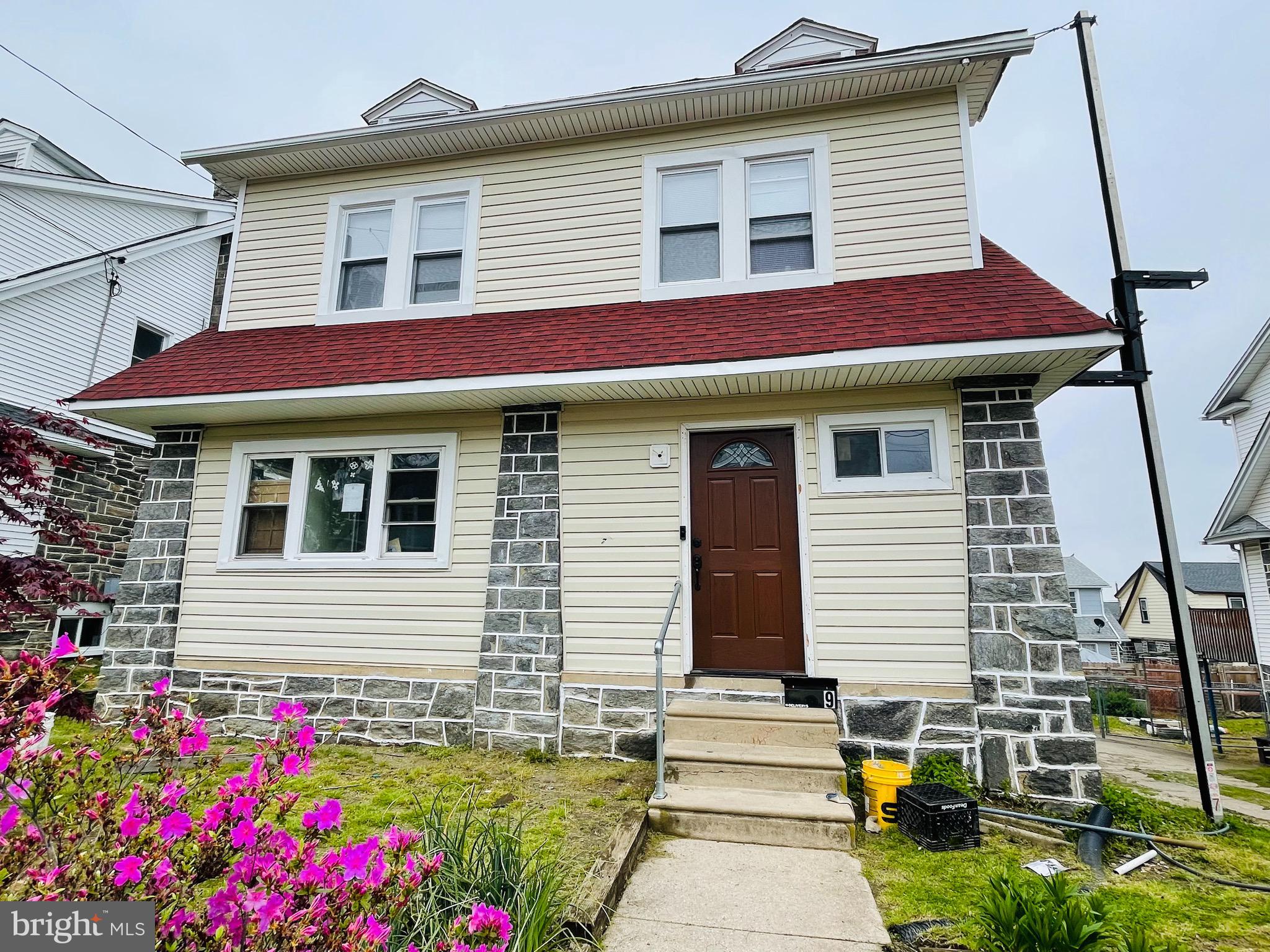 9 Englewood Road Upper Darby, PA 19082 - Photo 3 of 40