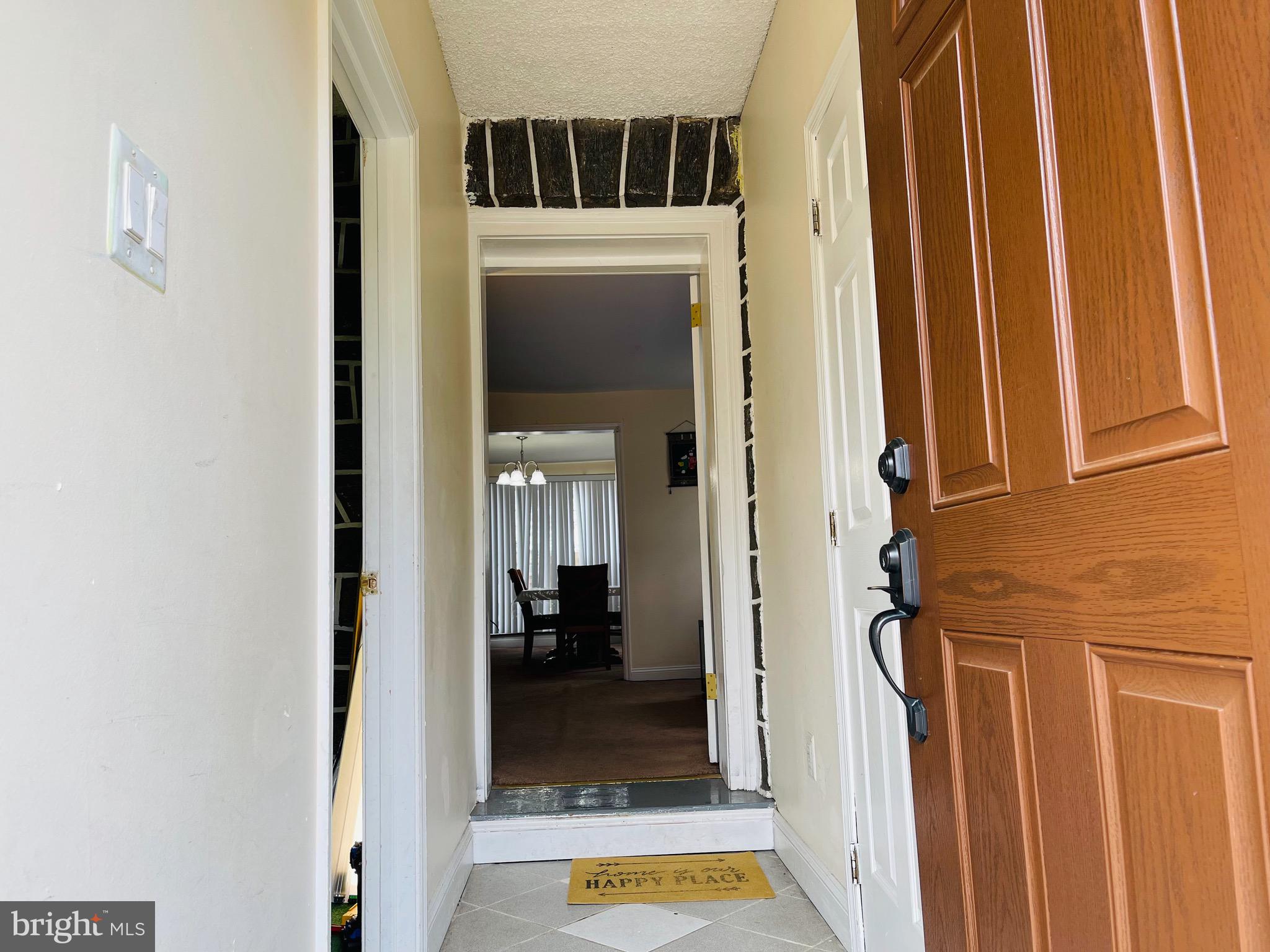 9 Englewood Road Upper Darby, PA 19082 - Photo 4 of 40 Entrance