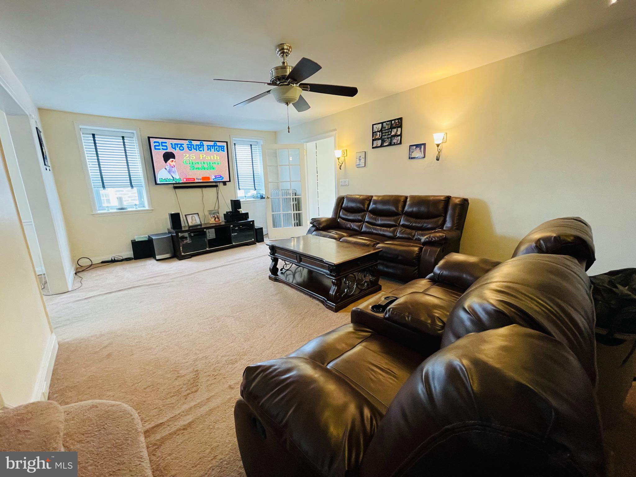9 Englewood Road Upper Darby, PA 19082 - Photo 8 of 40 Living/Family Room