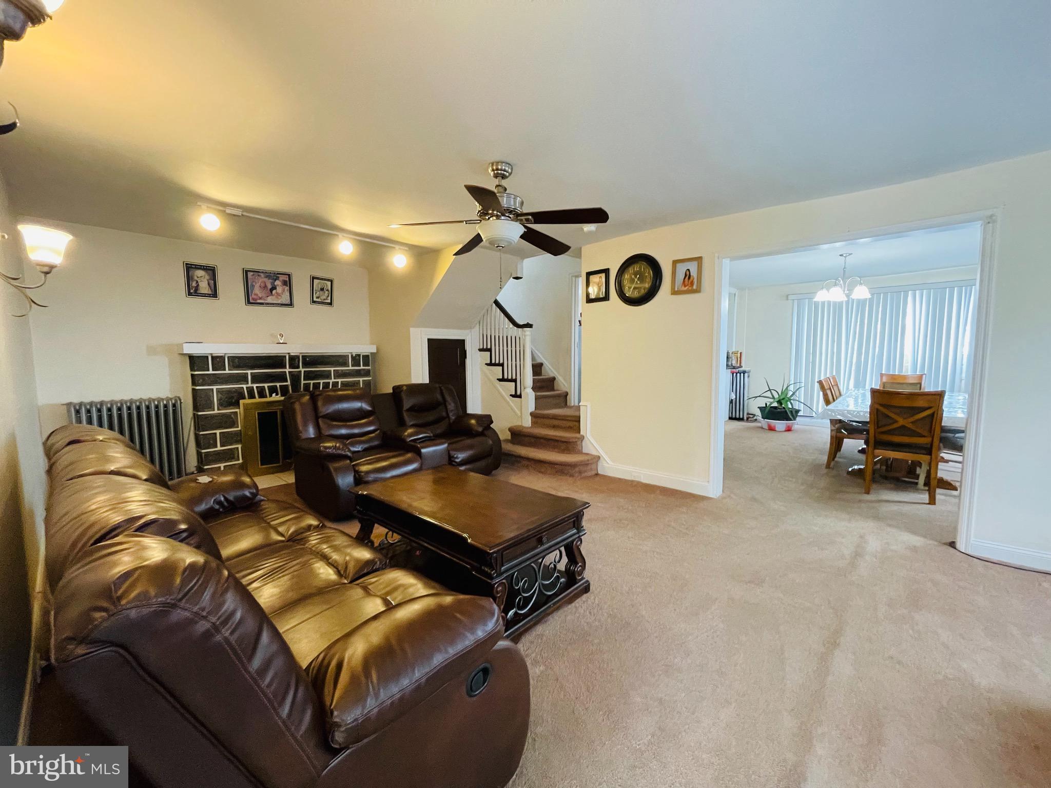 9 Englewood Road Upper Darby, PA 19082 - Photo 9 of 40 Living/Family Room