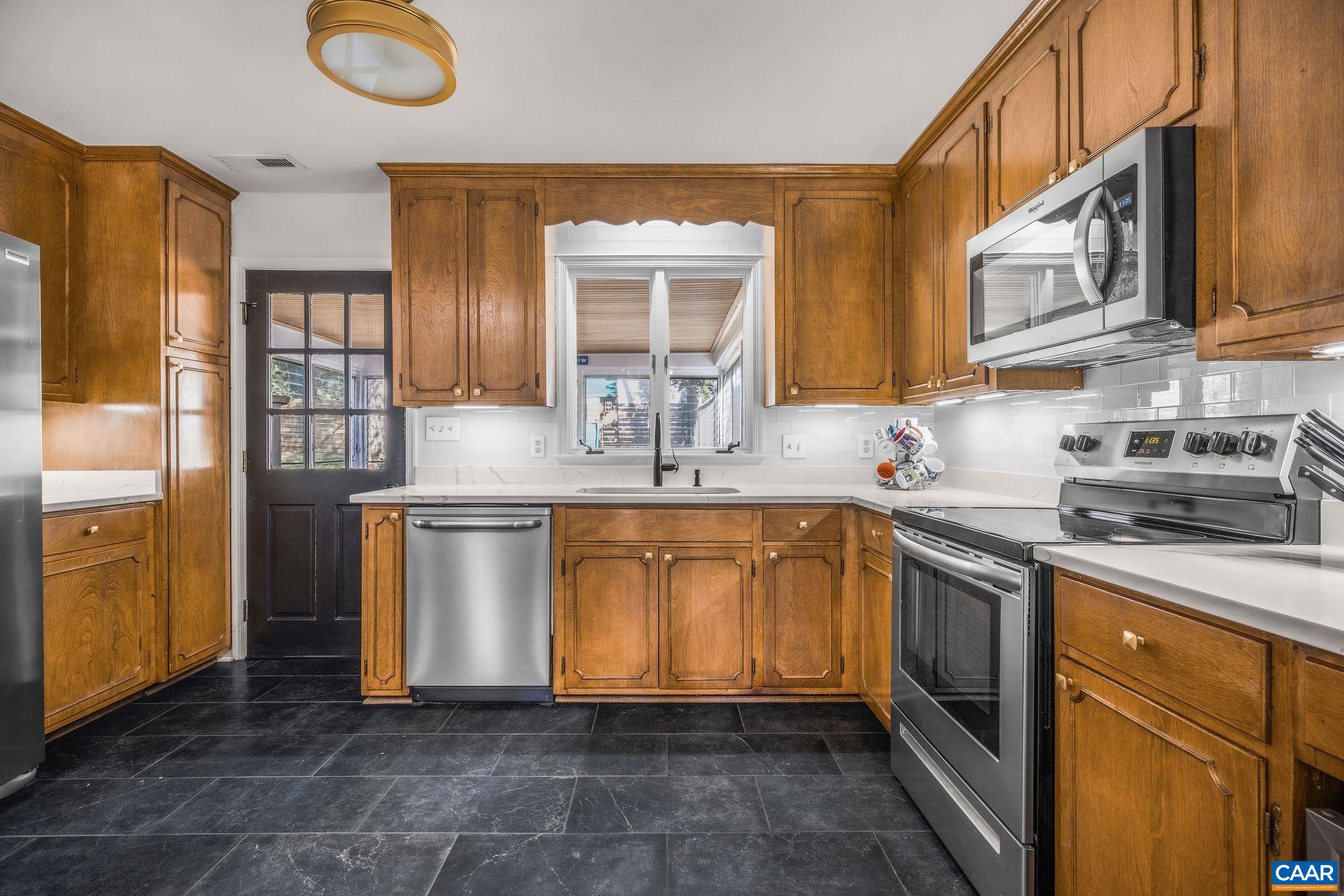 310 Dover Road Charlottesville, VA 22901 - Photo 9 of 54