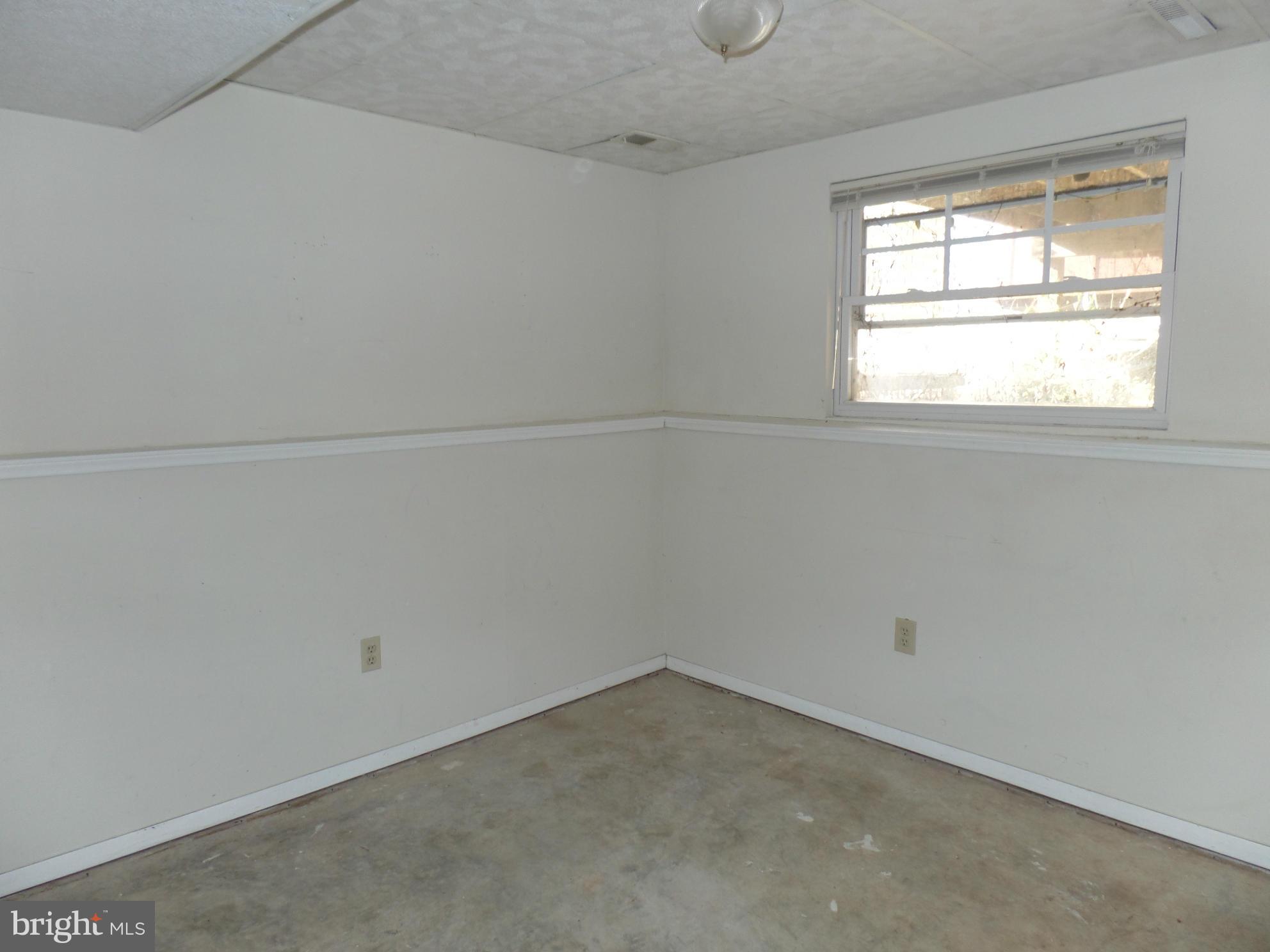 1452 Kent Road Essex, MD 21221 - Photo 11 of 21 Lower level room #3