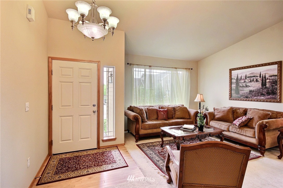 5204 Northeast 5th Place Renton, WA 98059 - Photo 3 of 20